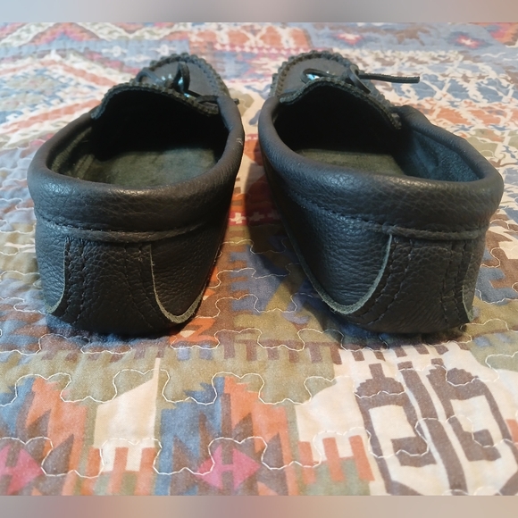 Vintage Beaded Moccasins Hide Leather Size 10 Black Handcrafted Slippers - Picture 7 of 13